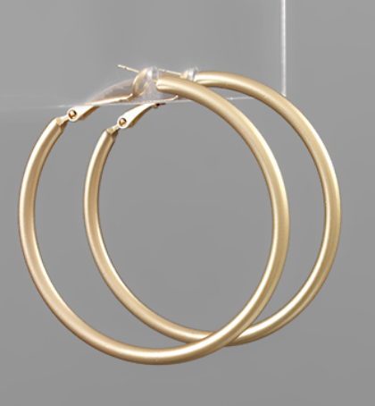 MORE NOTICABLE HOOP EARRING in 2 colors