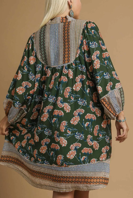 The Boarder Print Dress in Curvy