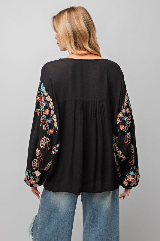 Embroidered Beauty Top in 2 colors