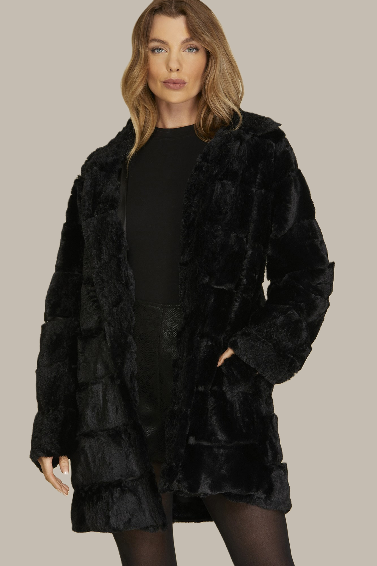 F26 Black Beauty Faux Fur
