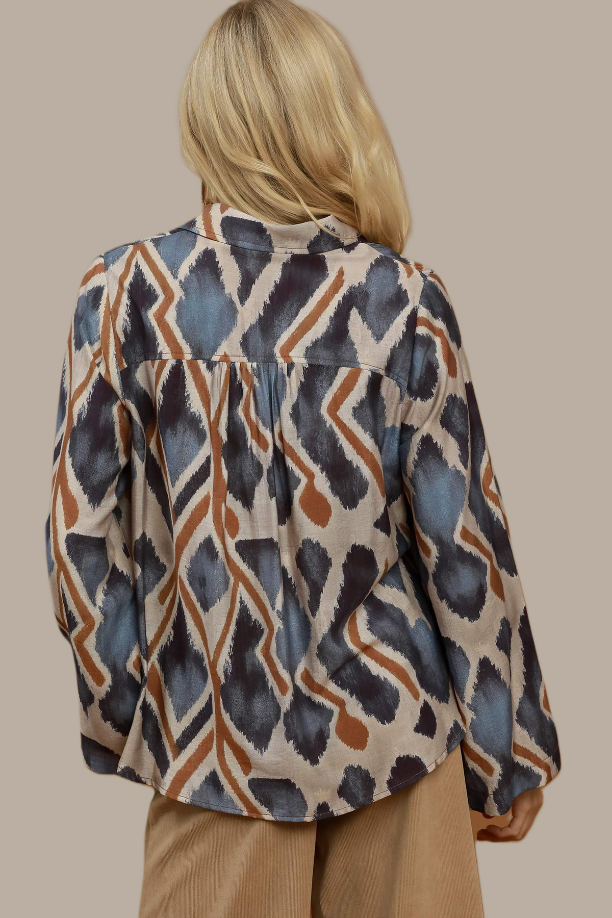 F26 Abstract Tie Top
