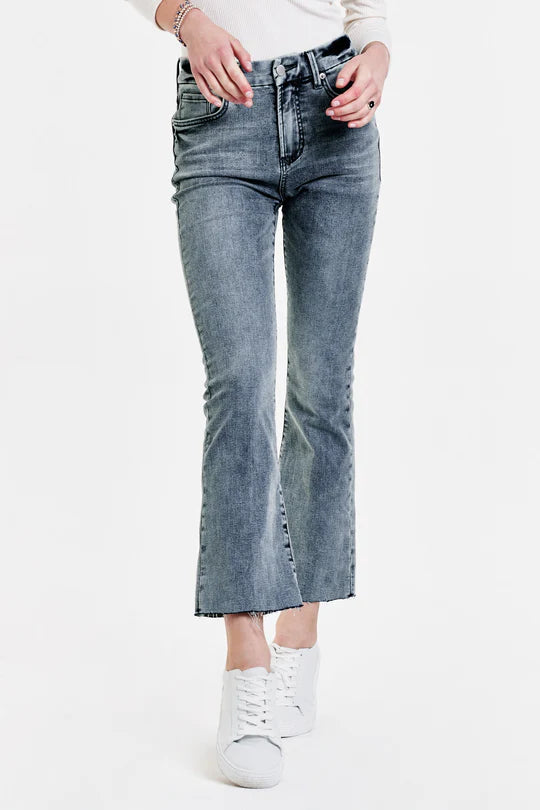 Jeanne Super High Rise Cropped Flare Jeans – Lee's Kloset