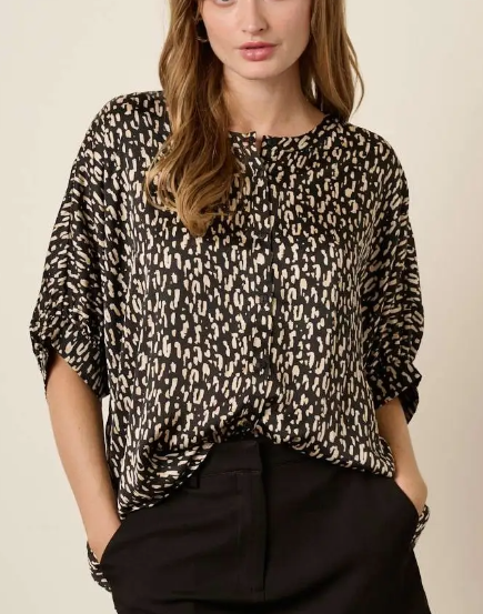 F26 Animal Oversized Top