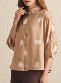 F26 Allie Dot Top