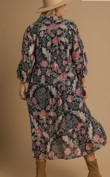 The Daisy Dress in Curvy