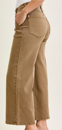 SU26 Golden Brown Jean